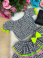 Conjunto Junino Banana Club Luxo Sofia Xadrez Preto Mãe e Filha