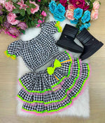 Conjunto Junino Banana Club Luxo Sofia Xadrez Preto Mãe e Filha